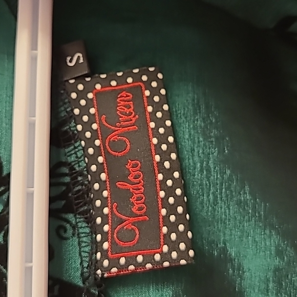 ๐ฆVoodoo Vixen Candy Ann Dress in Emerald Green/Black - Picture 8 of 16